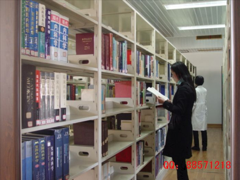 學校閱覽圖書館書架